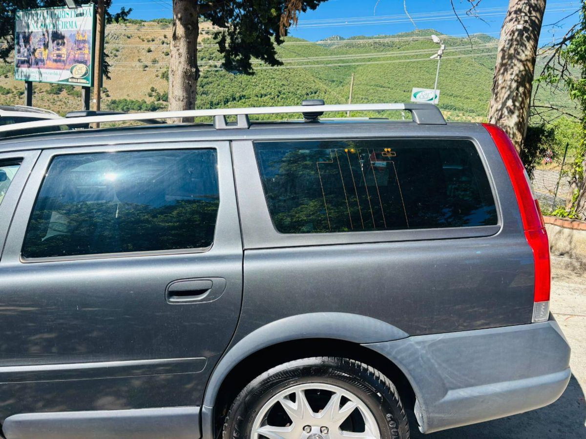 Volvo V70 2.4 D5 AWD Momentum (8)