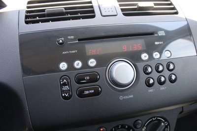 Suzuki Swift 1.3 DDiS 3p. GL (16)