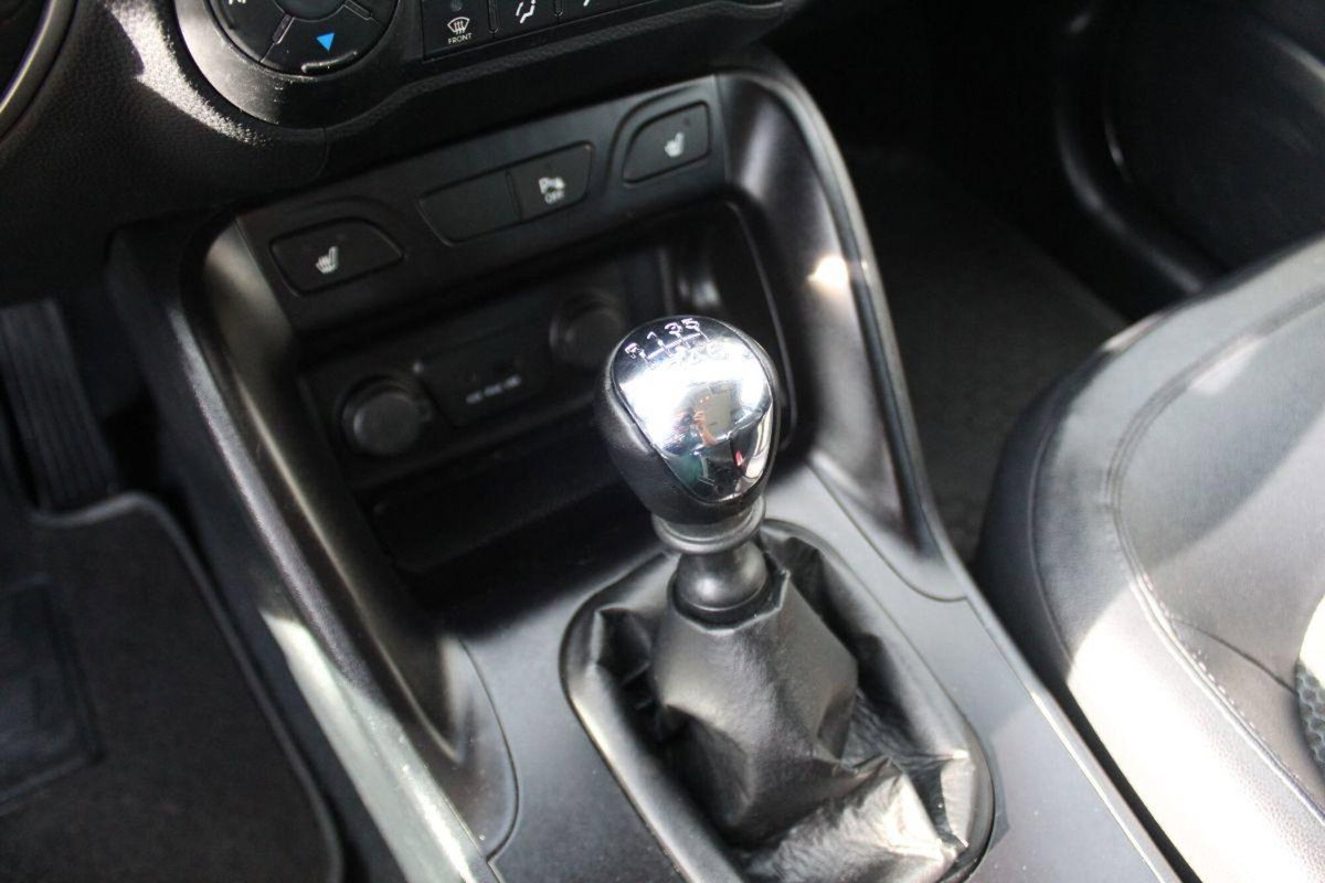 Hyundai ix35 1.7 CRDi 2WD Style (16)