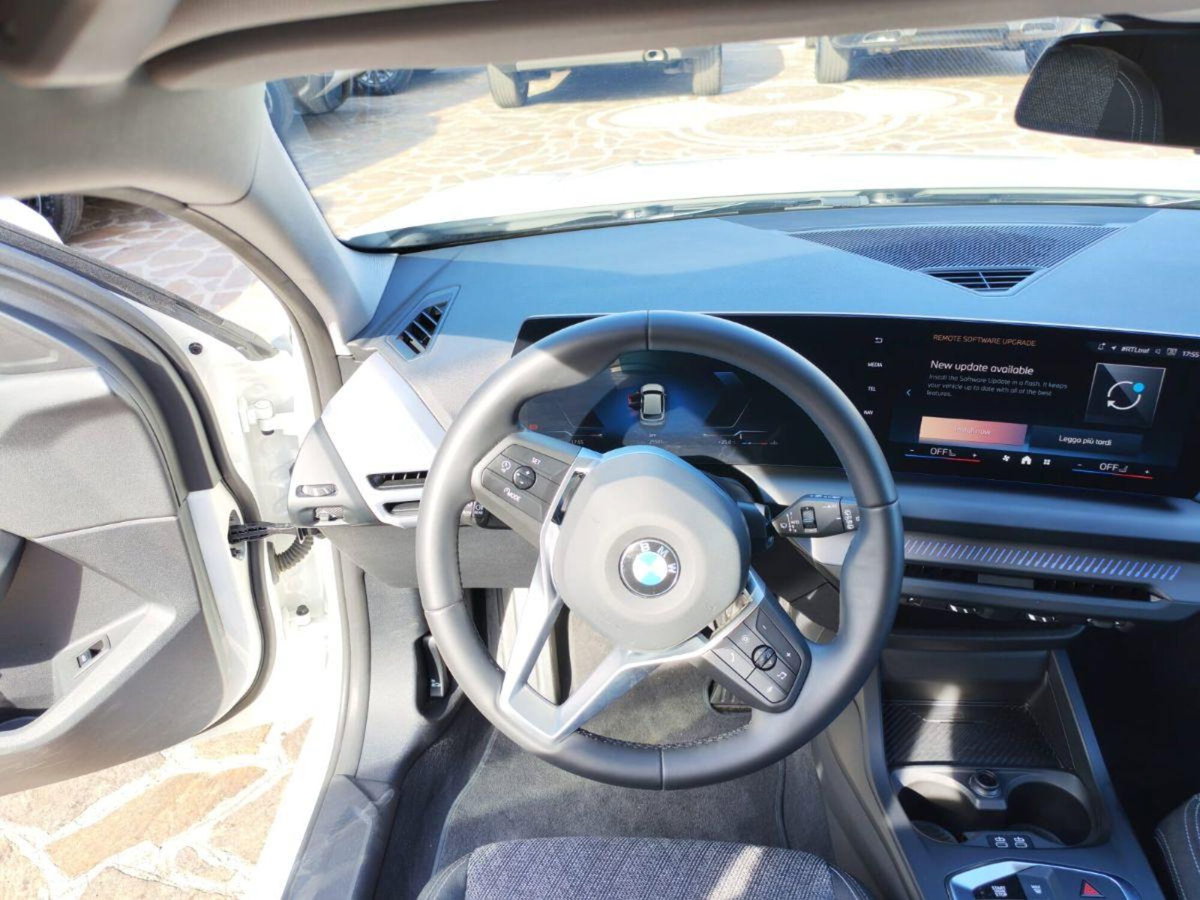 BMW Serie 1 120d 48V MSport Design auto (10)