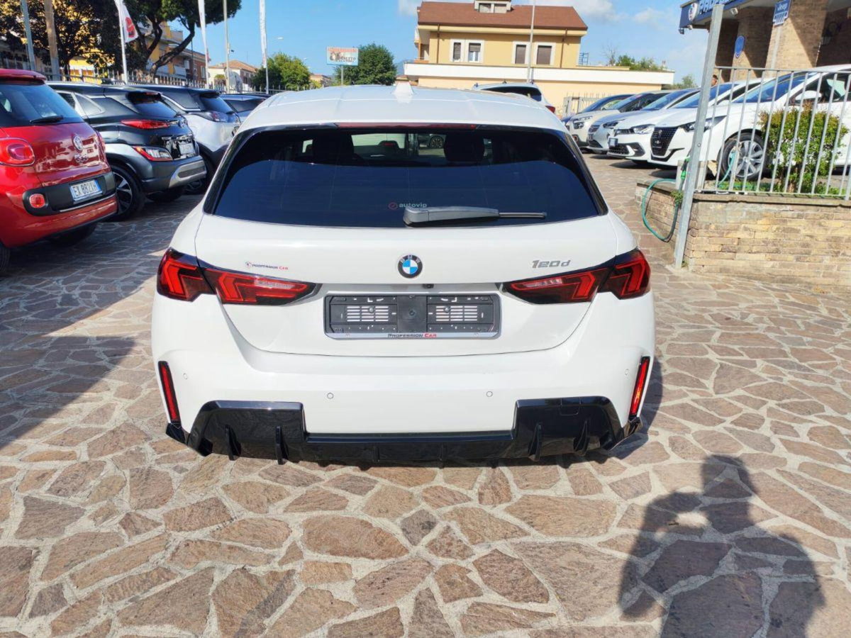 BMW Serie 1 120d 48V MSport Design auto (5)