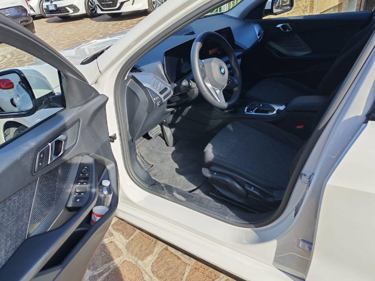 BMW Serie 1 120d 48V MSport Design auto (7)
