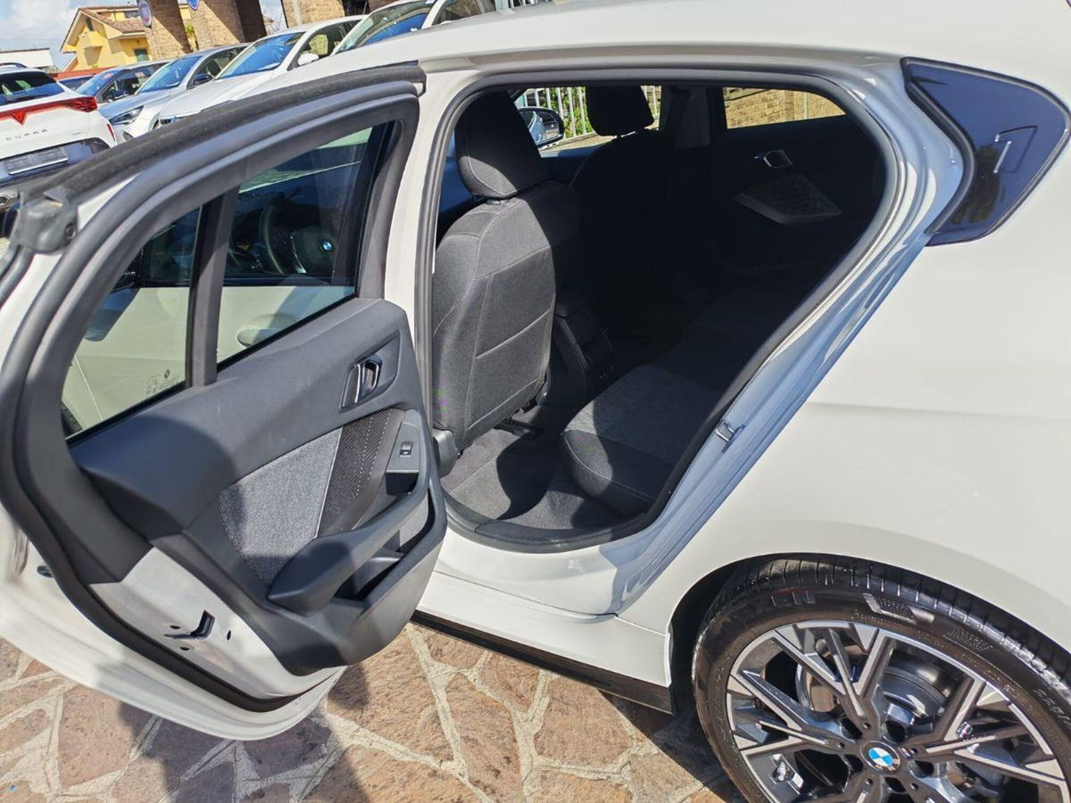 BMW Serie 1 120d 48V MSport Design auto (8)