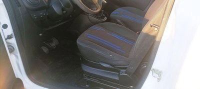 Fiat Fiorino 1.3 MJT 80CV Combinato (8)