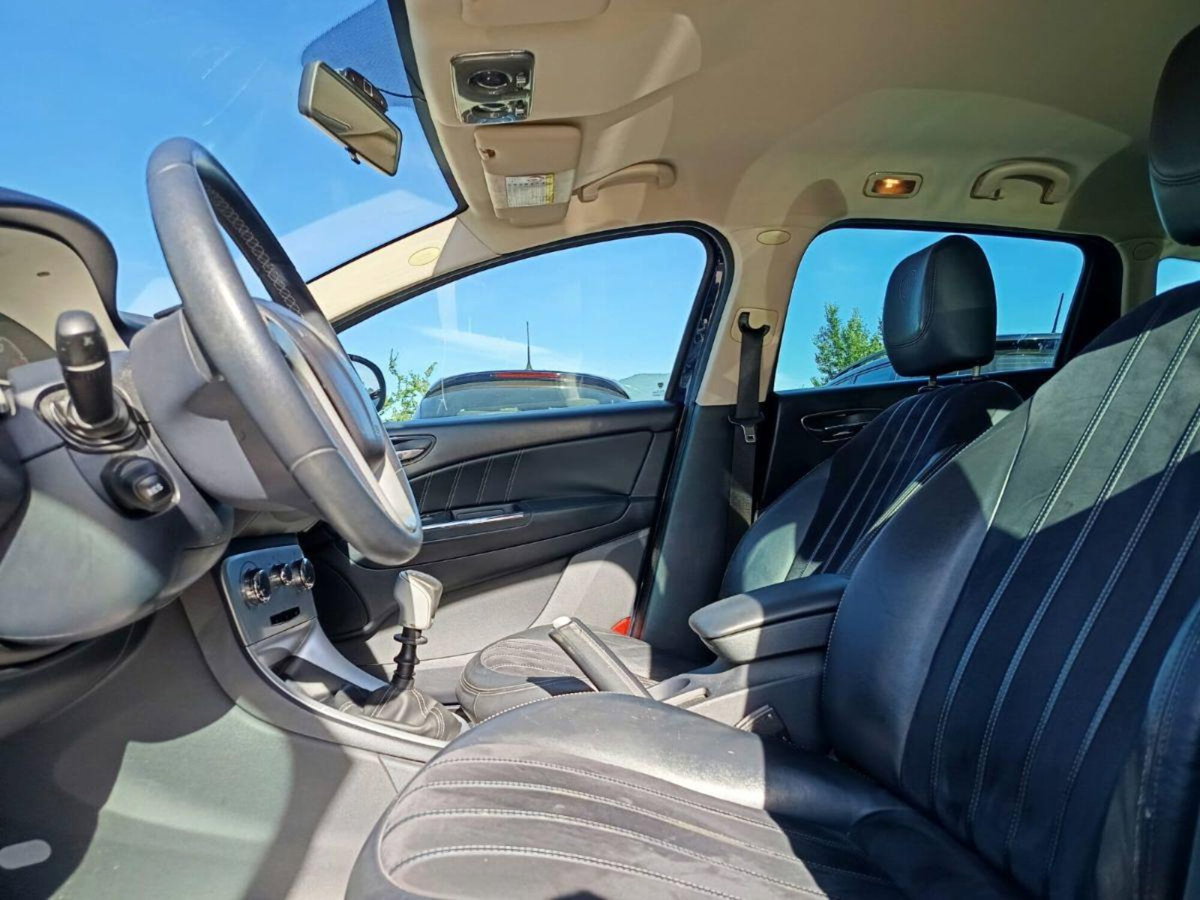 Lancia Delta 1.6 MJT DPF Platino (10)