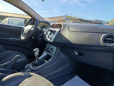 Lancia Delta 1.6 MJT DPF Platino (18)