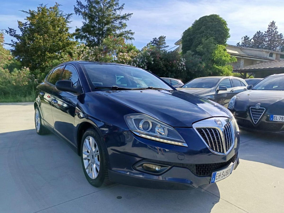 Lancia Delta 1.6 MJT DPF Platino (4)
