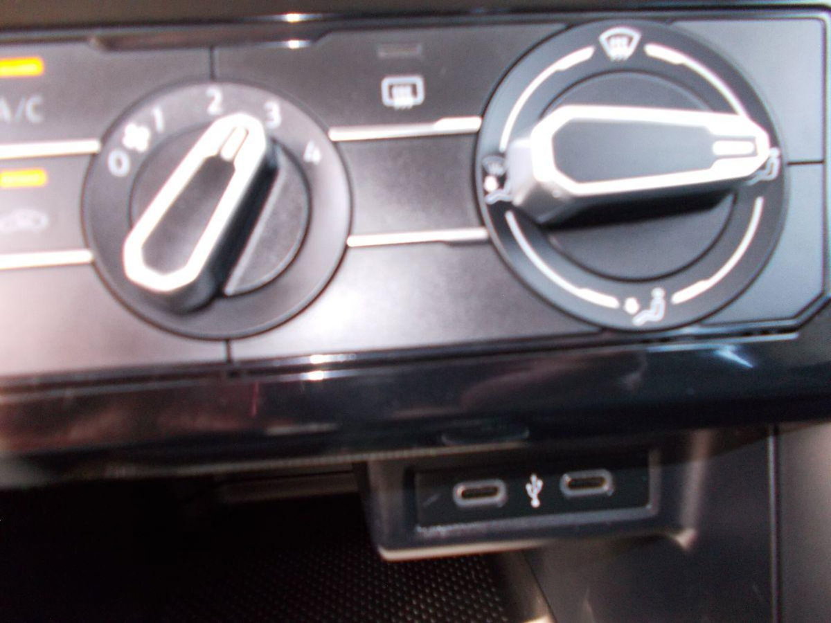 Volkswagen T-Cross 1.0 TSI Sport (16)