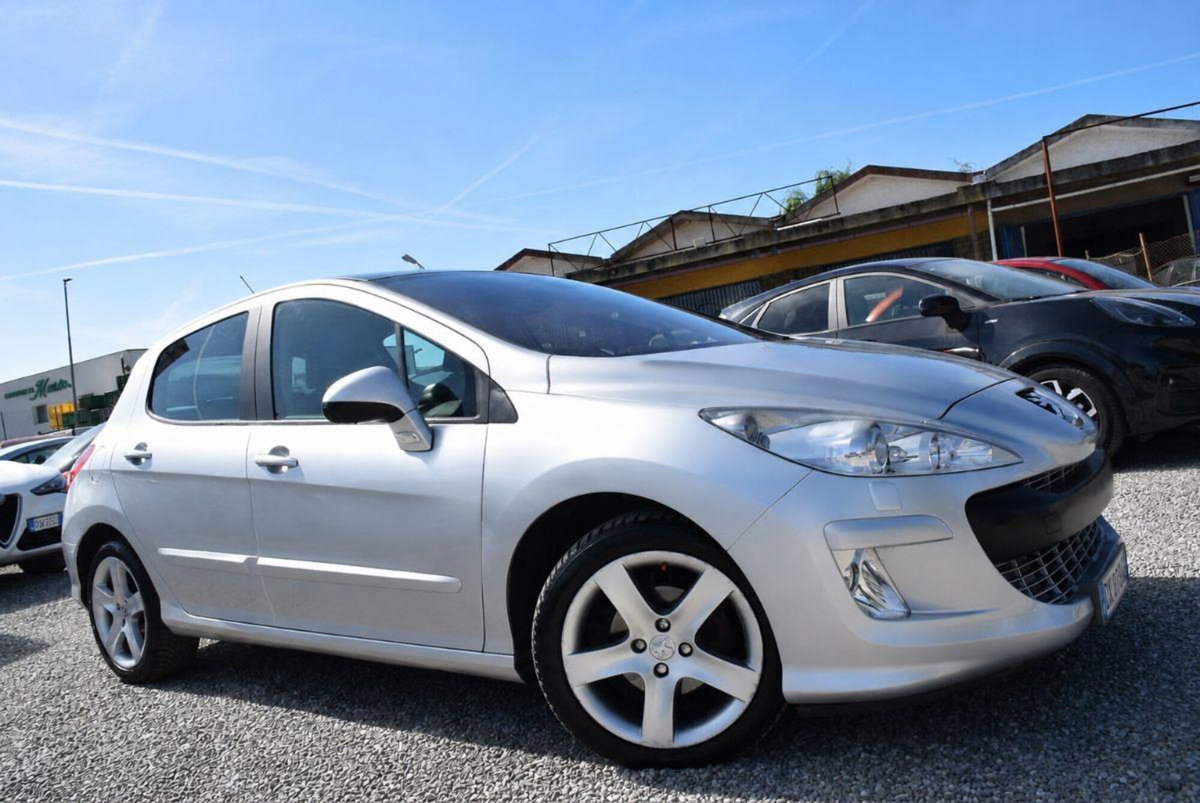 Peugeot 308 1.6 HDi 110CV 5p. Business (11)