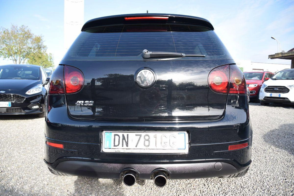 Volkswagen Golf 3.2 VR6 4mot. 3p. DSG R32 (18)