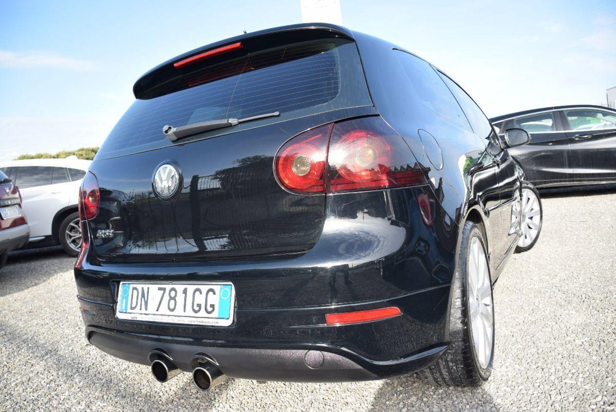 Volkswagen Golf 3.2 VR6 4mot. 3p. DSG R32 (3)