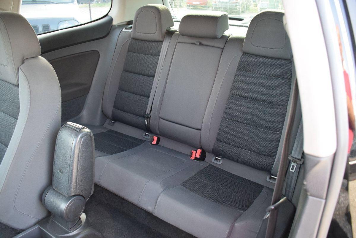 Volkswagen Golf 3.2 VR6 4mot. 3p. DSG R32 (7)