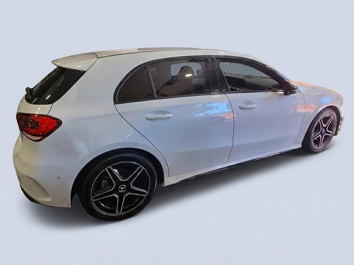 Mercedes-Benz Classe A 180 d Premium (4)