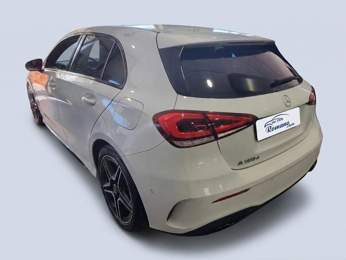 Mercedes-Benz Classe A 180 d Premium (5)