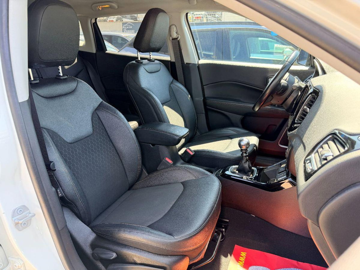 Jeep Compass 1.6 Multijet II 2WD Limited (14)