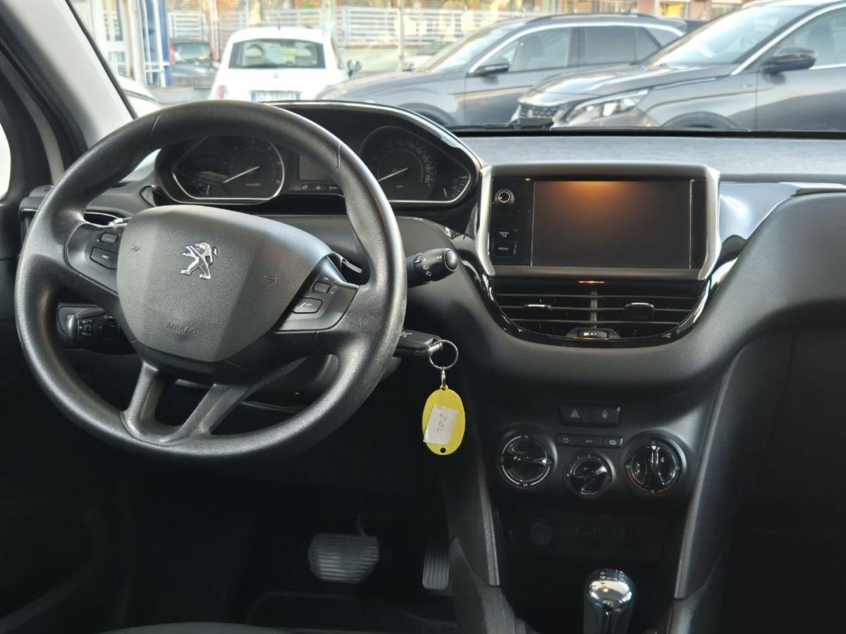 Peugeot 208 HDi 68 CV 5 porte Allure (12)