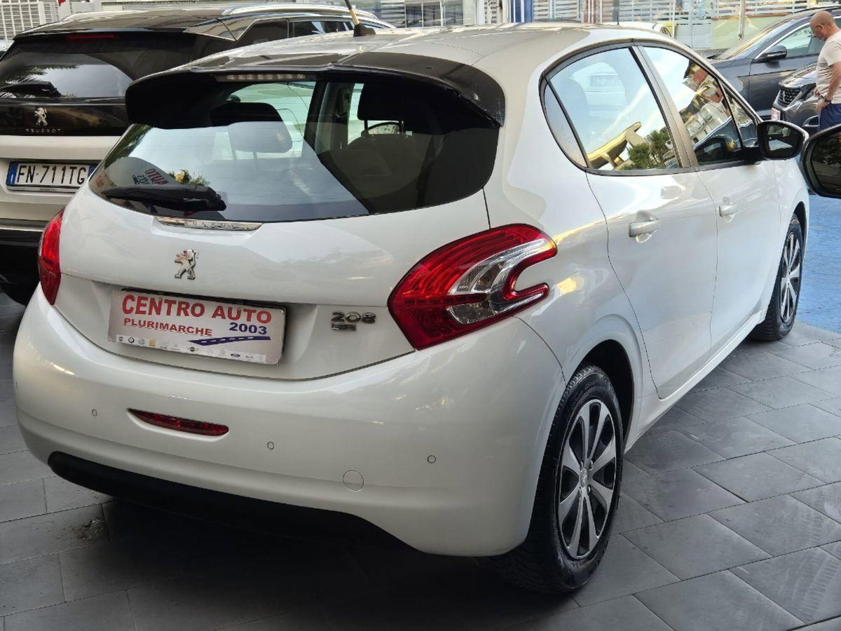 Peugeot 208 HDi 68 CV 5 porte Allure (3)