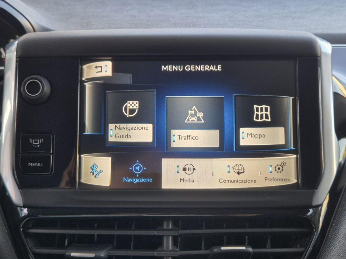 Peugeot 208 HDi 68 CV 5 porte Allure (9)