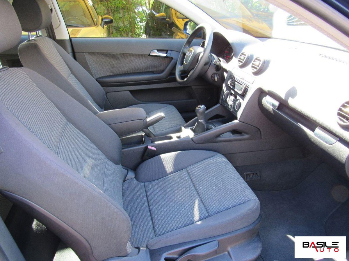 Audi A3 1.6 Ambiente (10)