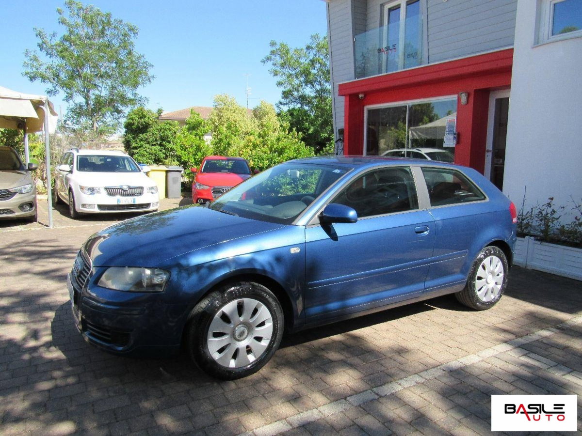 Audi A3 1.6 Ambiente (2)