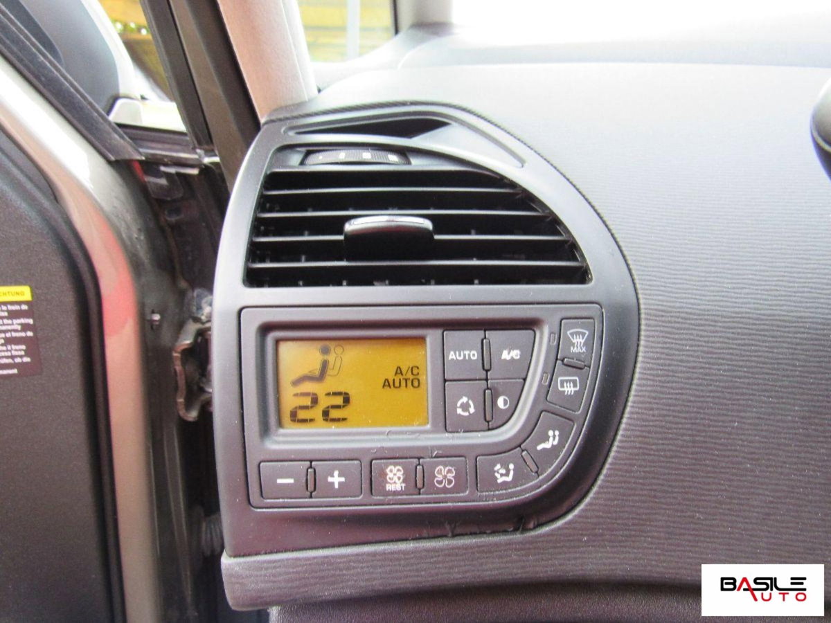 Citroen C4 Gran Picasso 1.6 HDi 110 FAP CMP6 Exclusive Style (8)