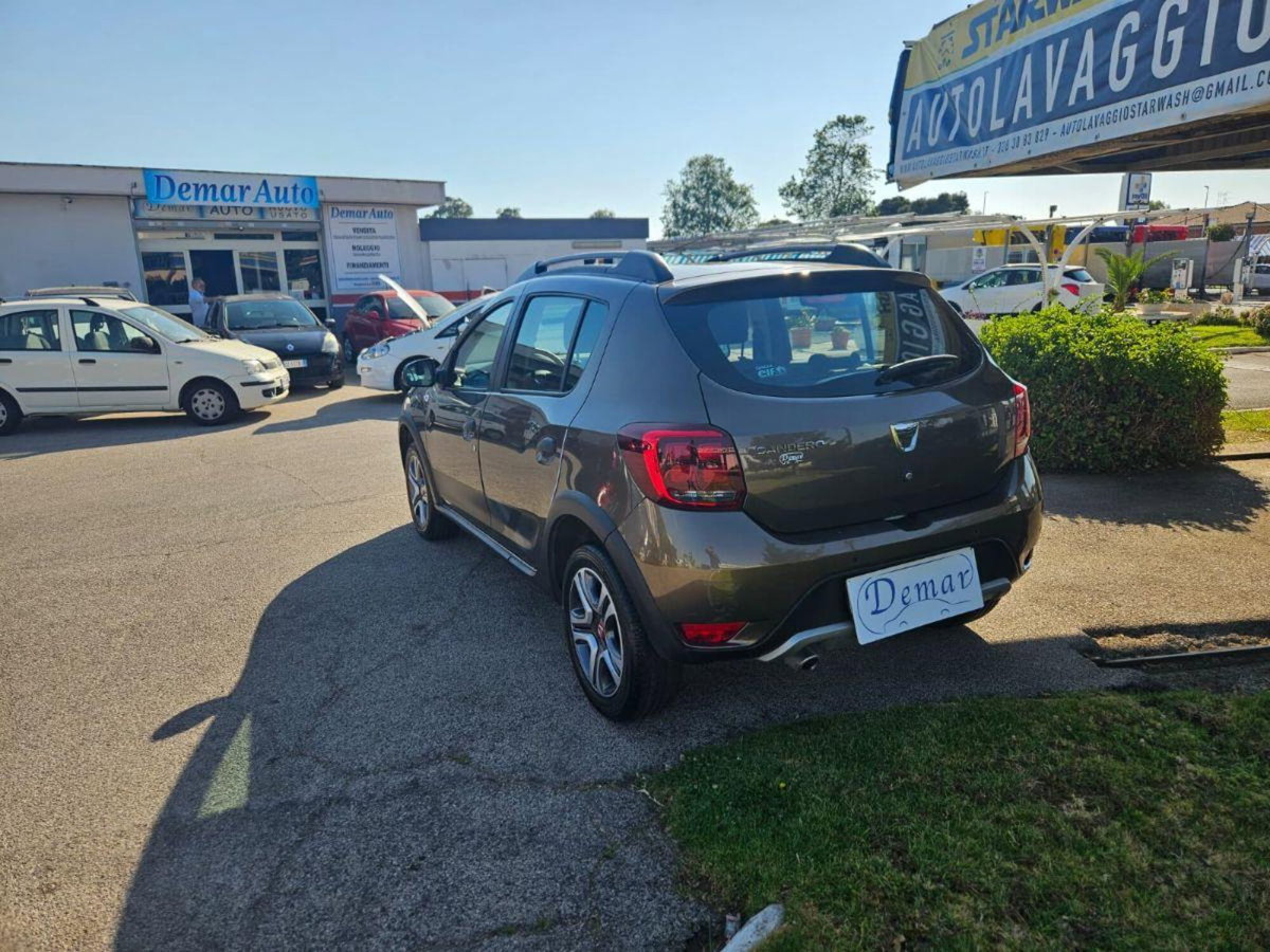 Dacia Sandero Stepway 1.5 dCi 90CV (6)
