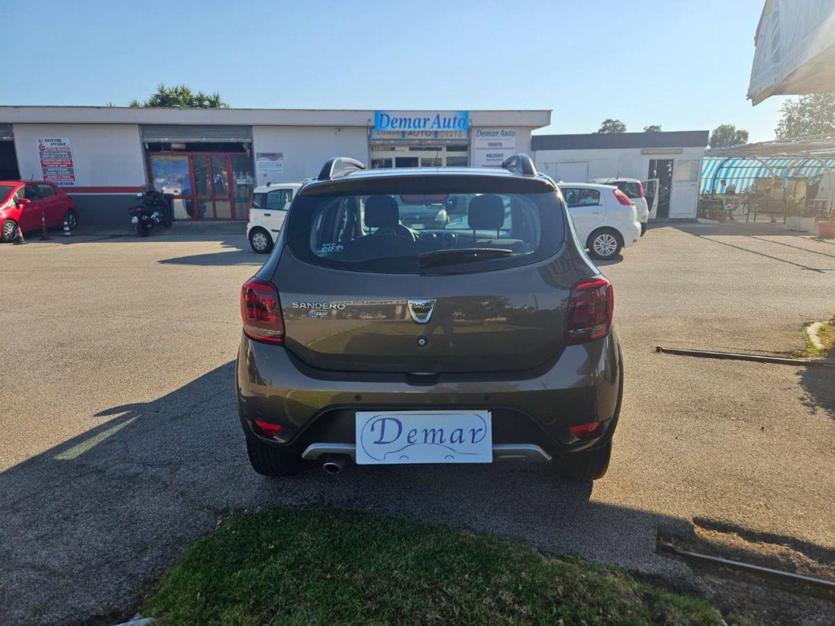 Dacia Sandero Stepway 1.5 dCi 90CV (8)