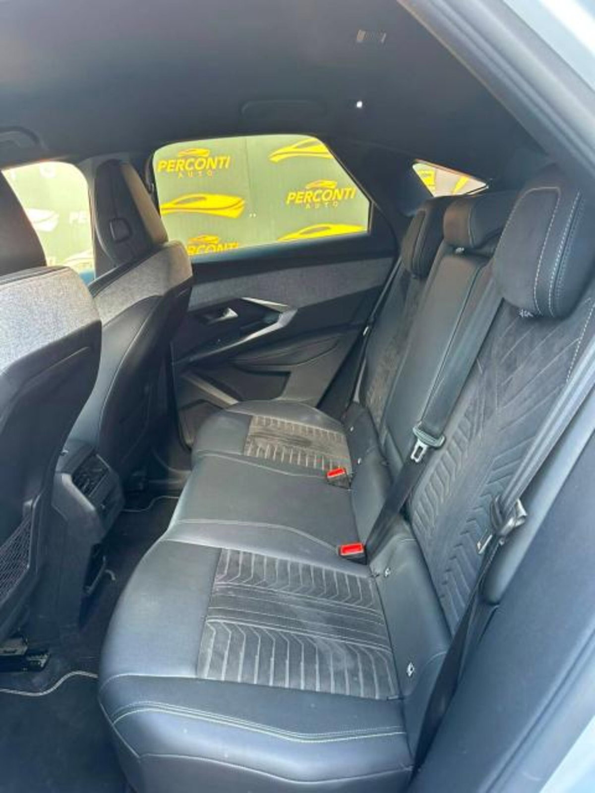 Peugeot 3008 HYbrid4 (11)