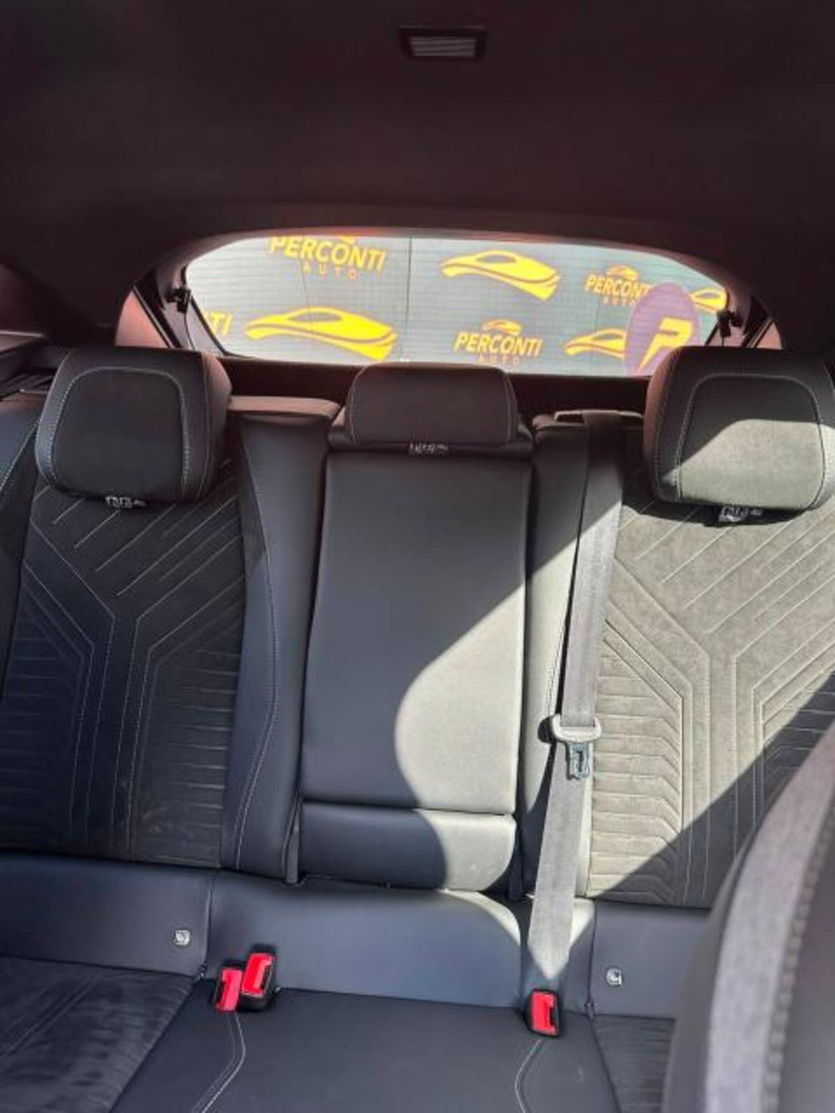Peugeot 3008 HYbrid4 (15)
