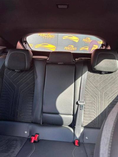 Peugeot 3008 HYbrid4 (15)