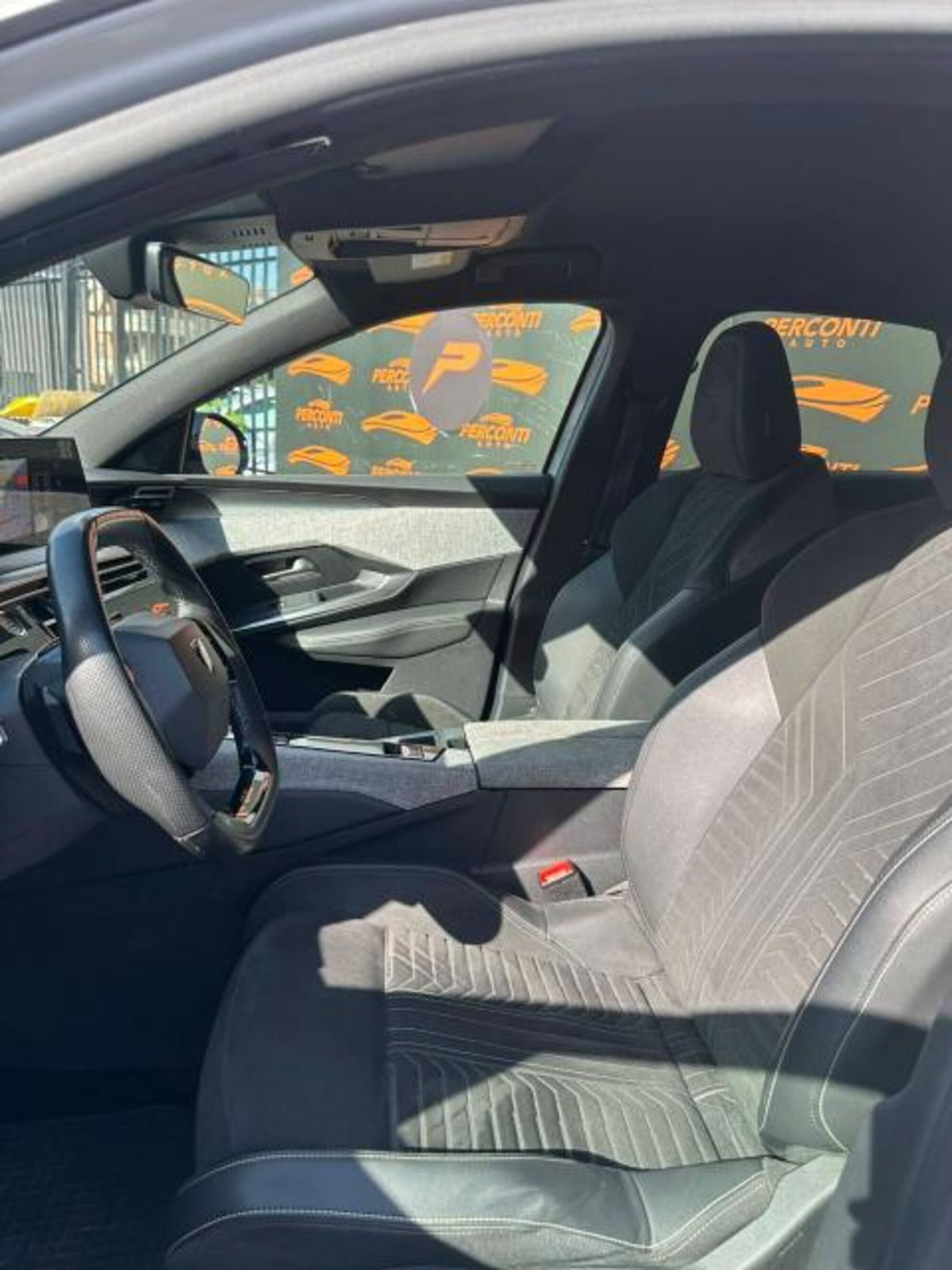 Peugeot 3008 HYbrid4 (5)