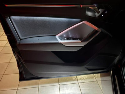 Audi Q3 35 TDI quattro S tronic Business (16)