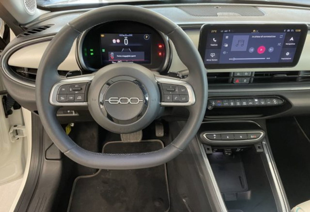 Fiat 600 1.2 hybrid La Prima 110cv auto (18)
