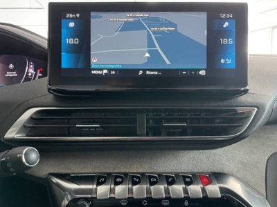 Peugeot 3008 BlueHDi 130 S&S EAT8 GT Pack (3)