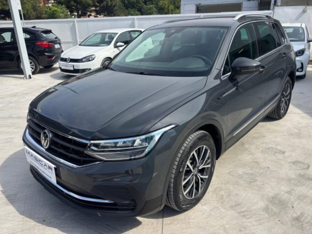 Volkswagen Tiguan 2.0 TDI 150 CV SCR DSG 4MOTION Life (3)