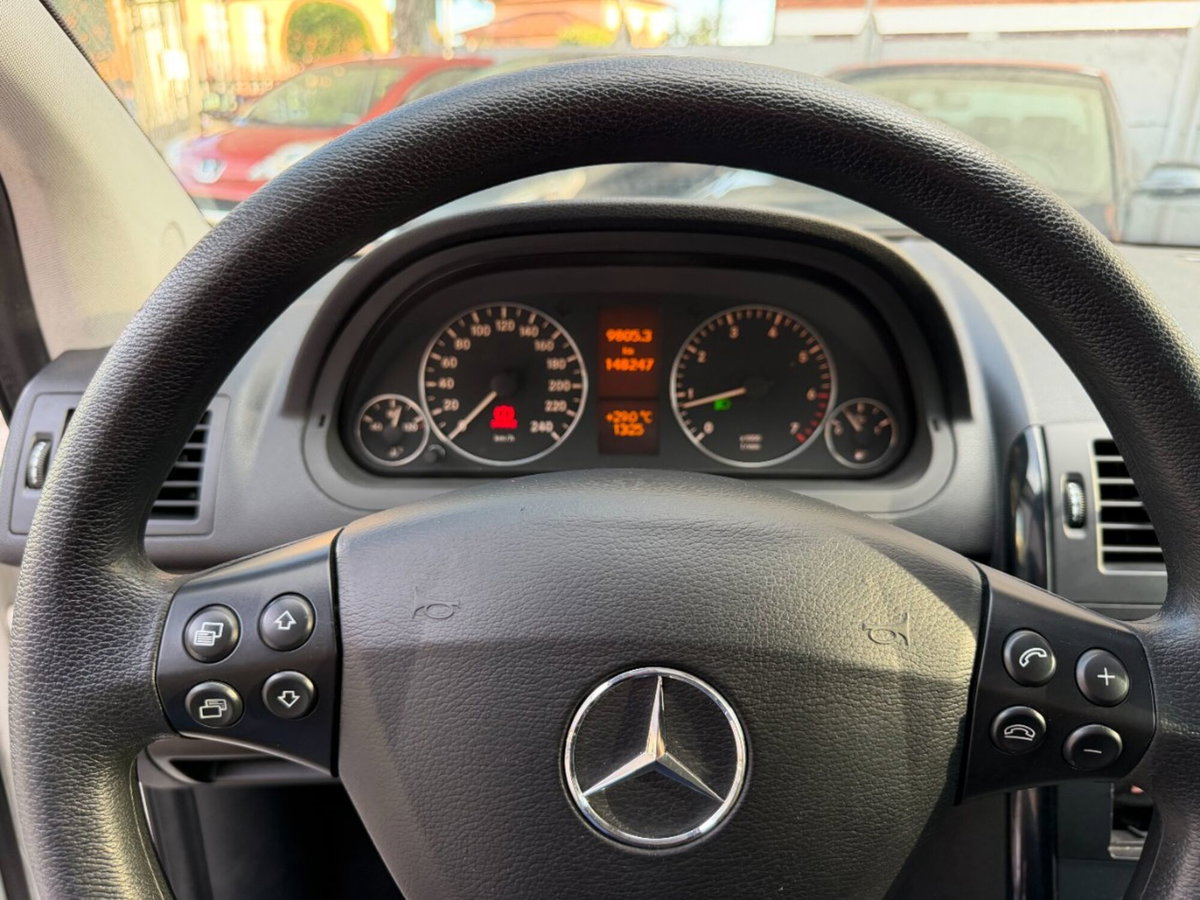 Mercedes-Benz Classe A 160 BlueEFFICIENCY Special Edition (11)