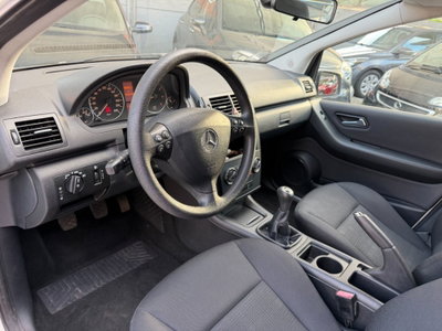 Mercedes-Benz Classe A 160 BlueEFFICIENCY Special Edition (2)