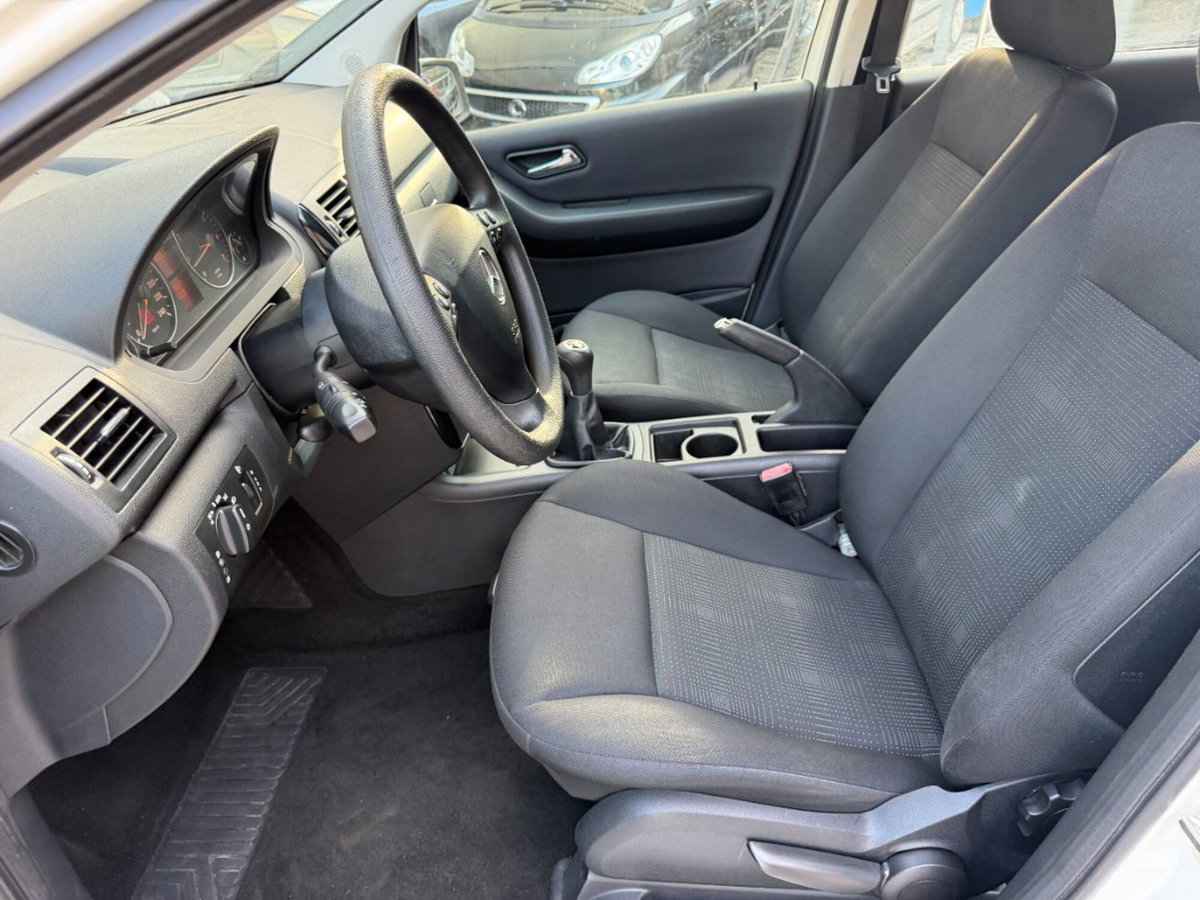 Mercedes-Benz Classe A 160 BlueEFFICIENCY Special Edition (5)
