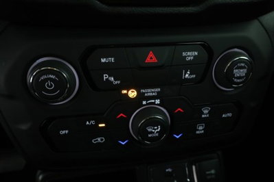 Jeep Renegade 1.5 Turbo T4 MHEV Limited (10)