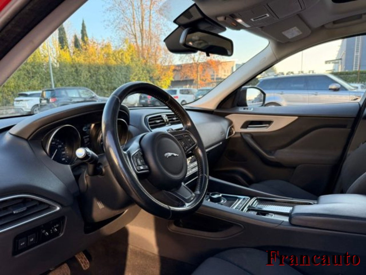 Jaguar F-Pace 2.0 D 180 CV aut. Portfolio (6)