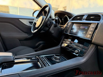 Jaguar F-Pace 2.0 D 180 CV aut. Portfolio (7)