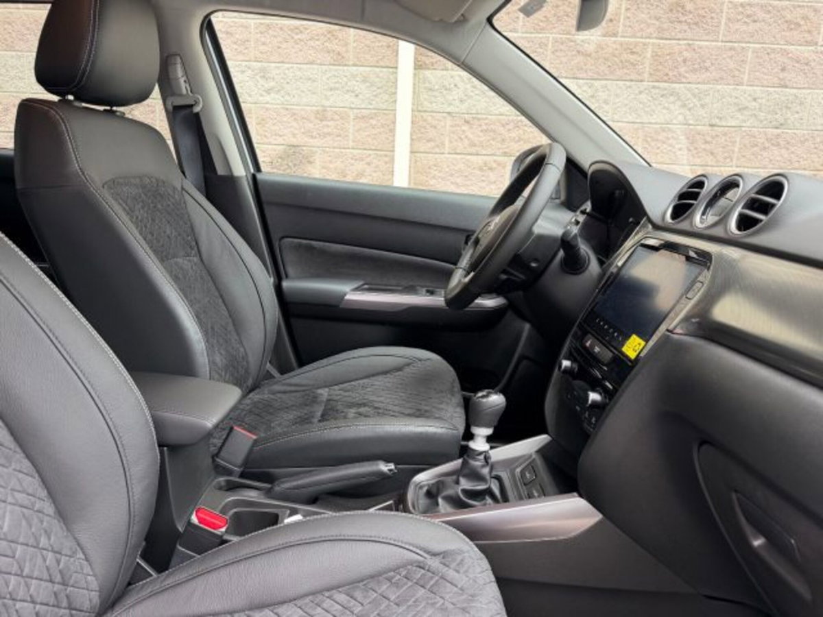 Suzuki Vitara 1.4h Top 2wd 110cv (10)