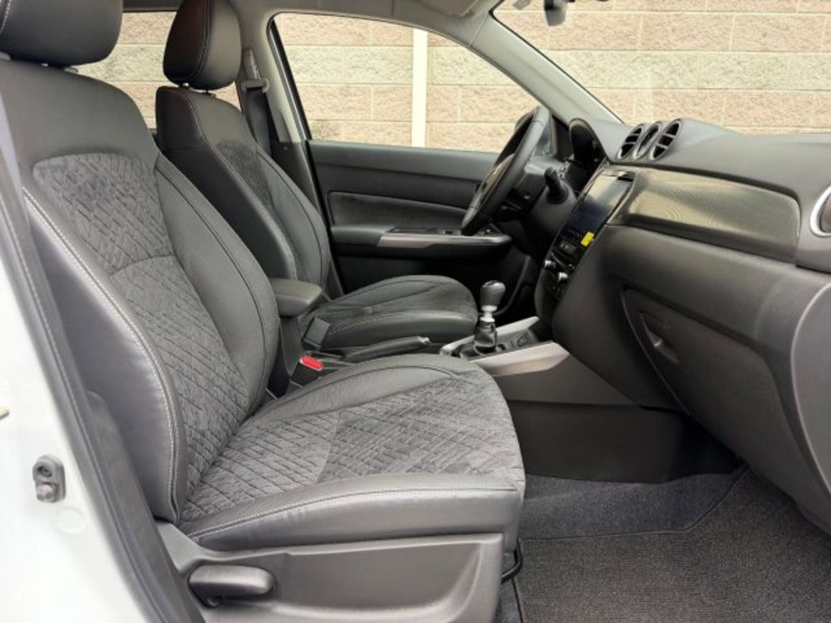 Suzuki Vitara 1.4h Top 2wd 110cv (11)