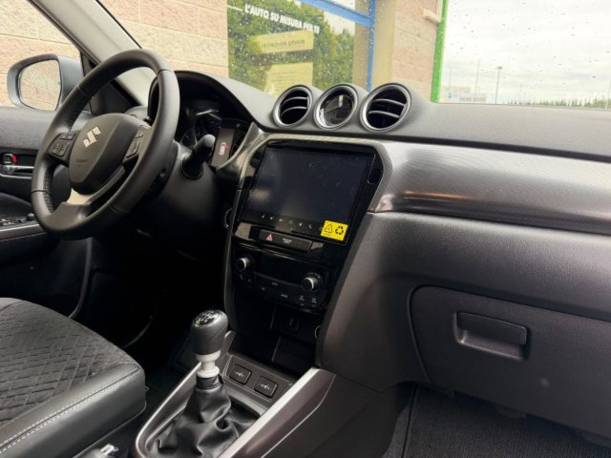 Suzuki Vitara 1.4h Top 2wd 110cv (14)