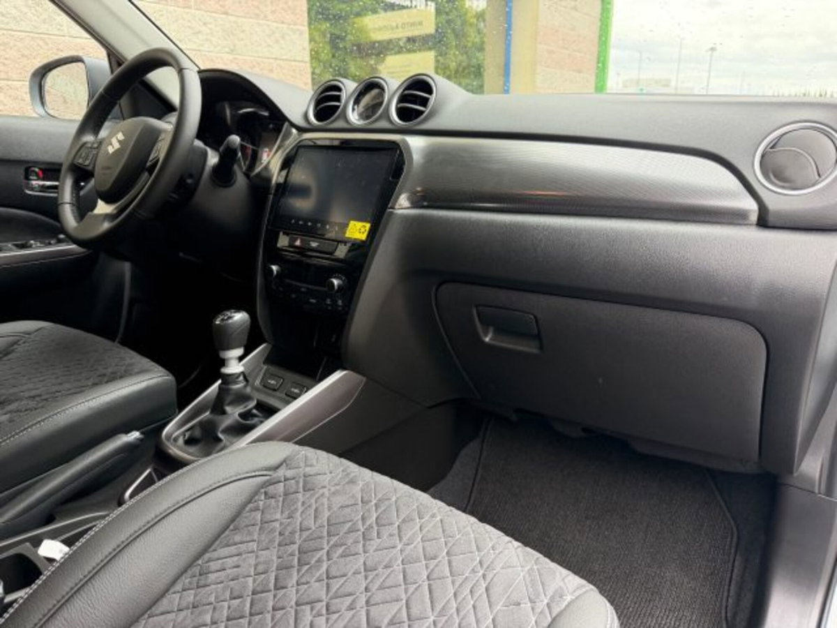 Suzuki Vitara 1.4h Top 2wd 110cv (15)