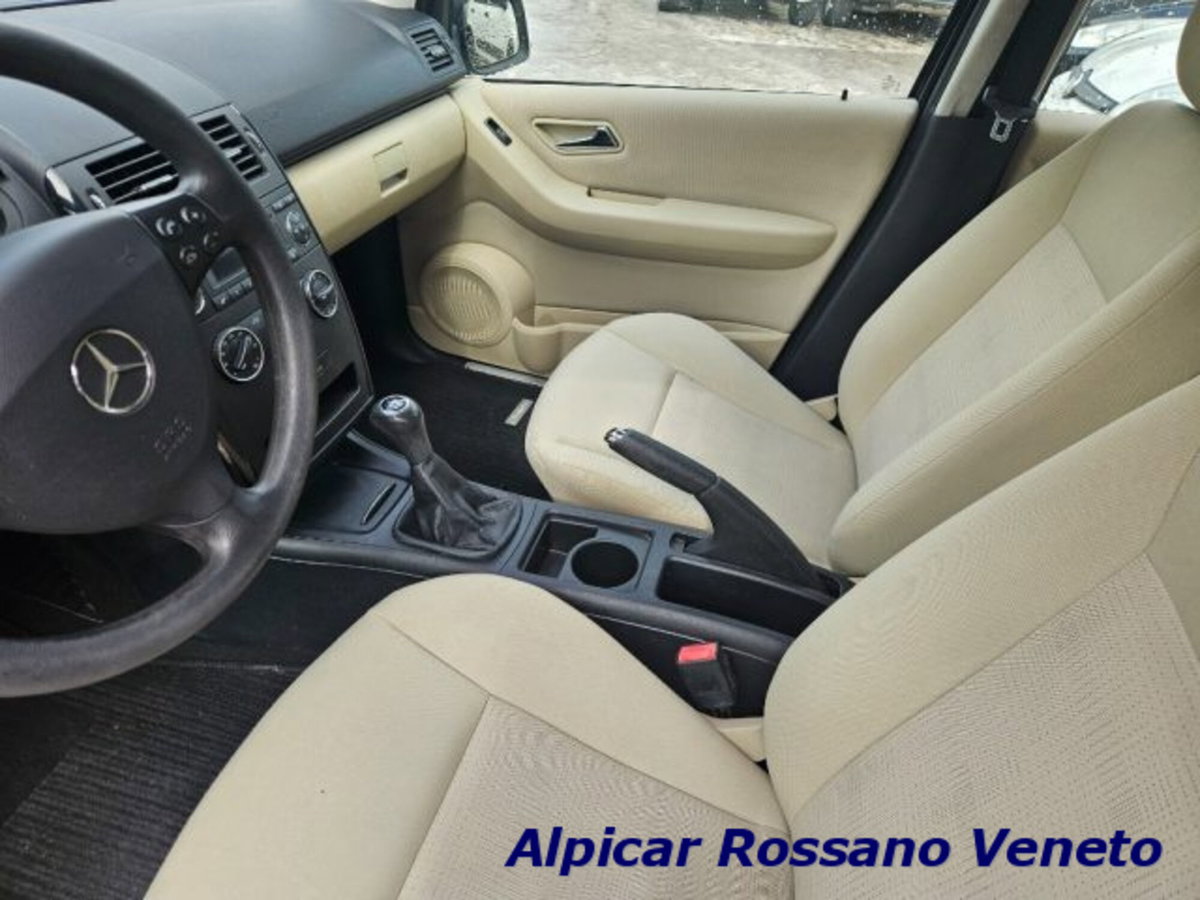 Mercedes-Benz Classe A 160 Elegance (11)