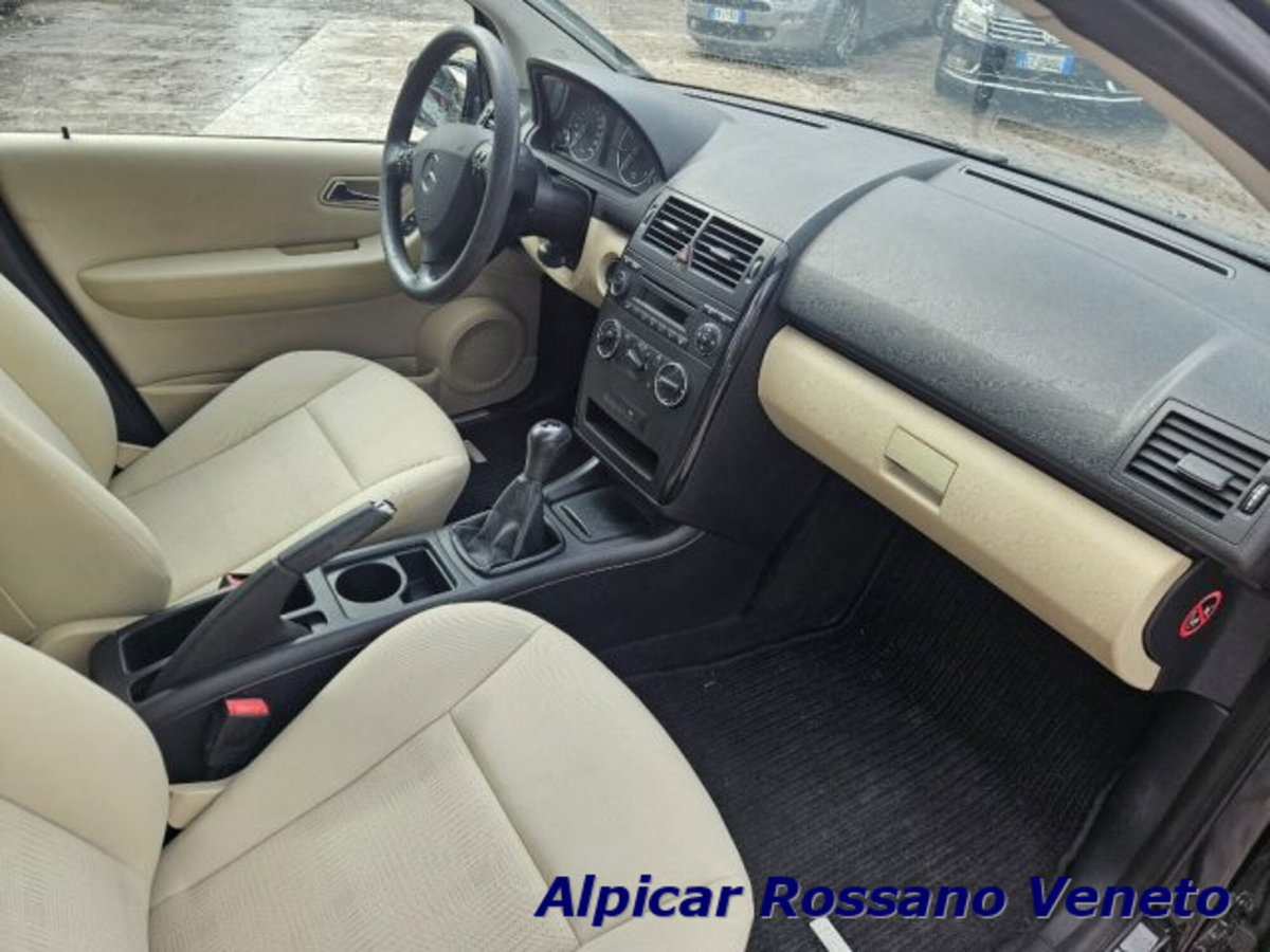 Mercedes-Benz Classe A 160 Elegance (14)