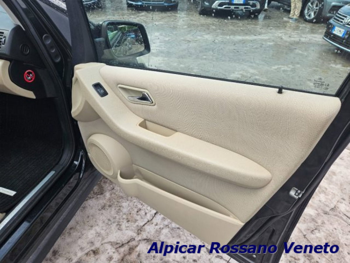 Mercedes-Benz Classe A 160 Elegance (16)