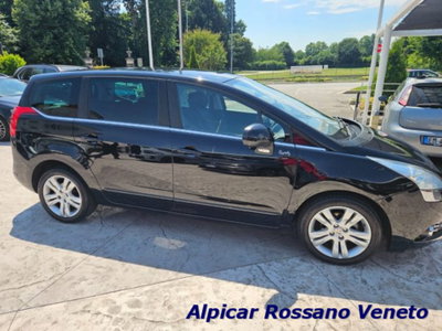 Peugeot 5008 1.6 HDi 112CV Family (2)
