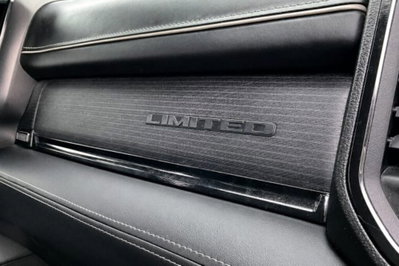 Ram Ram Pick-up Ram 1500 5.7 V8 Crew Cab Limited Night Edition 395cv at8 (14)